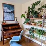Гостевой дом Guestrooms, Rooftop With Garden, Spacious Living Room, Character And Fireplace Прага