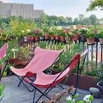 Guestrooms, Rooftop With Garden, Spacious Living Room, Character And Fireplace Гостевой дом Прага