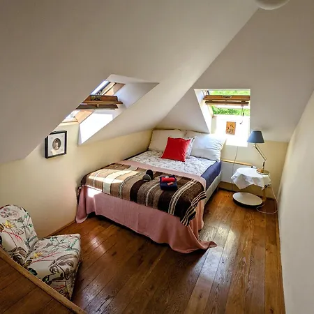 Maison d'hôtes Guestrooms, Rooftop With Garden, Spacious Living Room, Character And Fireplace Prague
