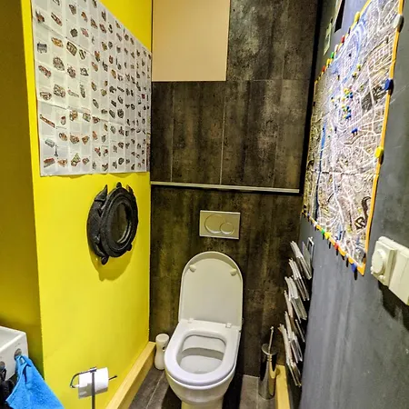Guestrooms, Rooftop With Garden, Spacious Living Room, Character And Fireplace Prague