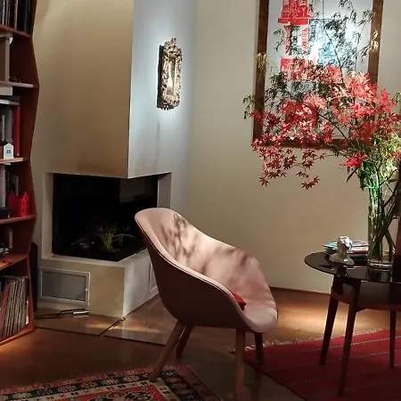 Maison d'hôtes Guestrooms, Rooftop With Garden, Spacious Living Room, Character And Fireplace Prague