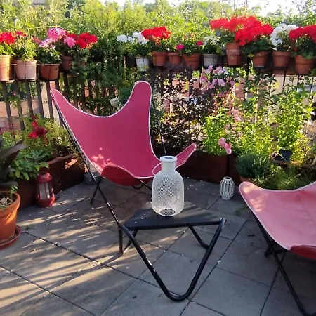 Guestrooms, Rooftop With Garden, Spacious Living Room, Character And Fireplace Guest house Prague