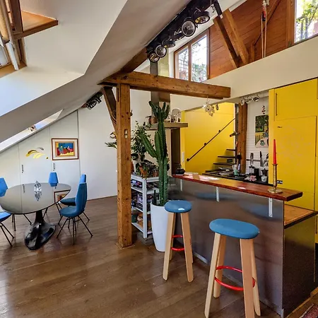 Maison d'hôtes Guestrooms, Rooftop With Garden, Spacious Living Room, Character And Fireplace Prague